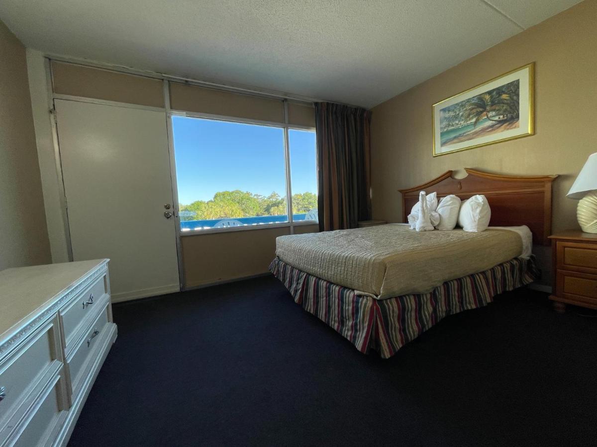 Polynesian Oceanfront Hotel Миртъл Бийч Екстериор снимка